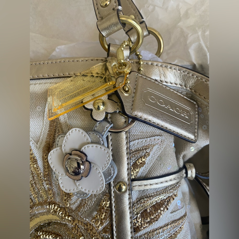 New COACH Audrey Sun Beach Sequin Motif Canvas Cinch Tote Purse Beautiful Elegan - Picture 11 of 11